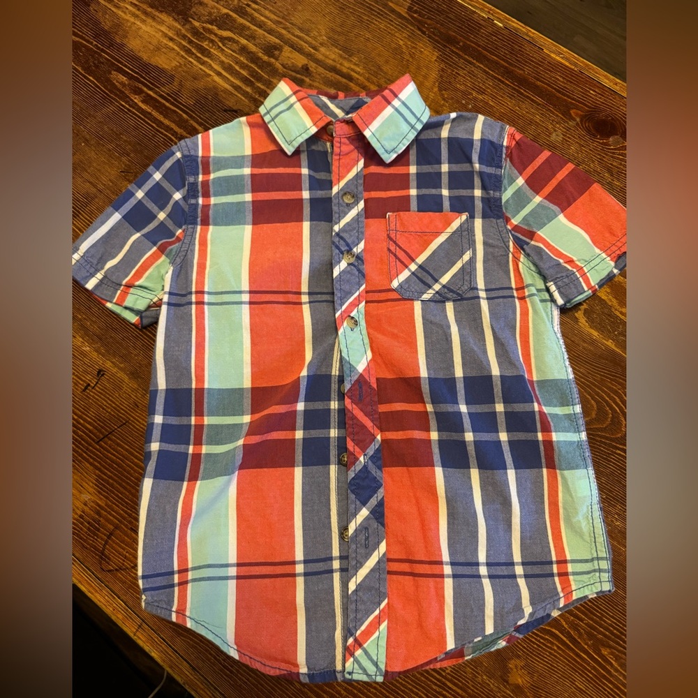 Boys button down short sleeved shirt